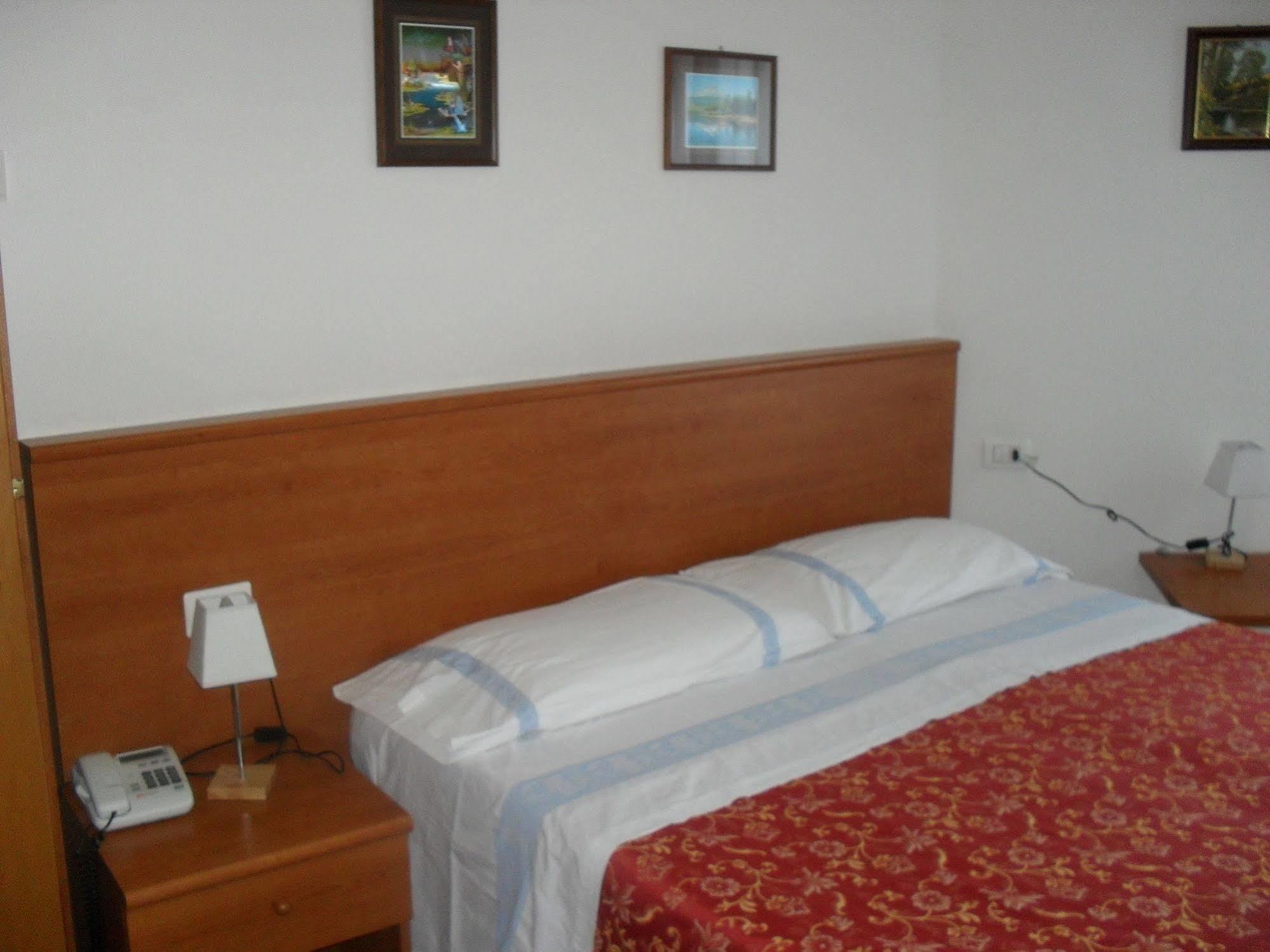 Albergo Ristorante Olimpia Abbadia San Salvator Bagian luar foto